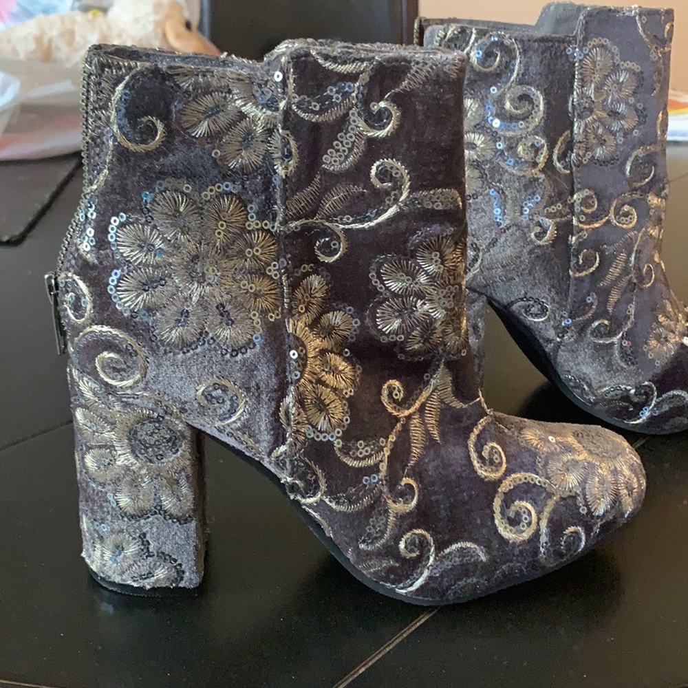 Naughty Monkey Women’s boots. Never worn! - Picture 2 of 7